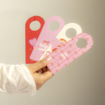 ١٢ تعليقة قوارير المشروبات، فيونكات وقلوب