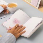 ⁦باقة من 5-10 أجندات مع كيس وبطاقة إهداء⁩ - الصورة ⁦6⁩