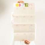 تقويم حائطي 2026 مع مُلصق فني، أشكال